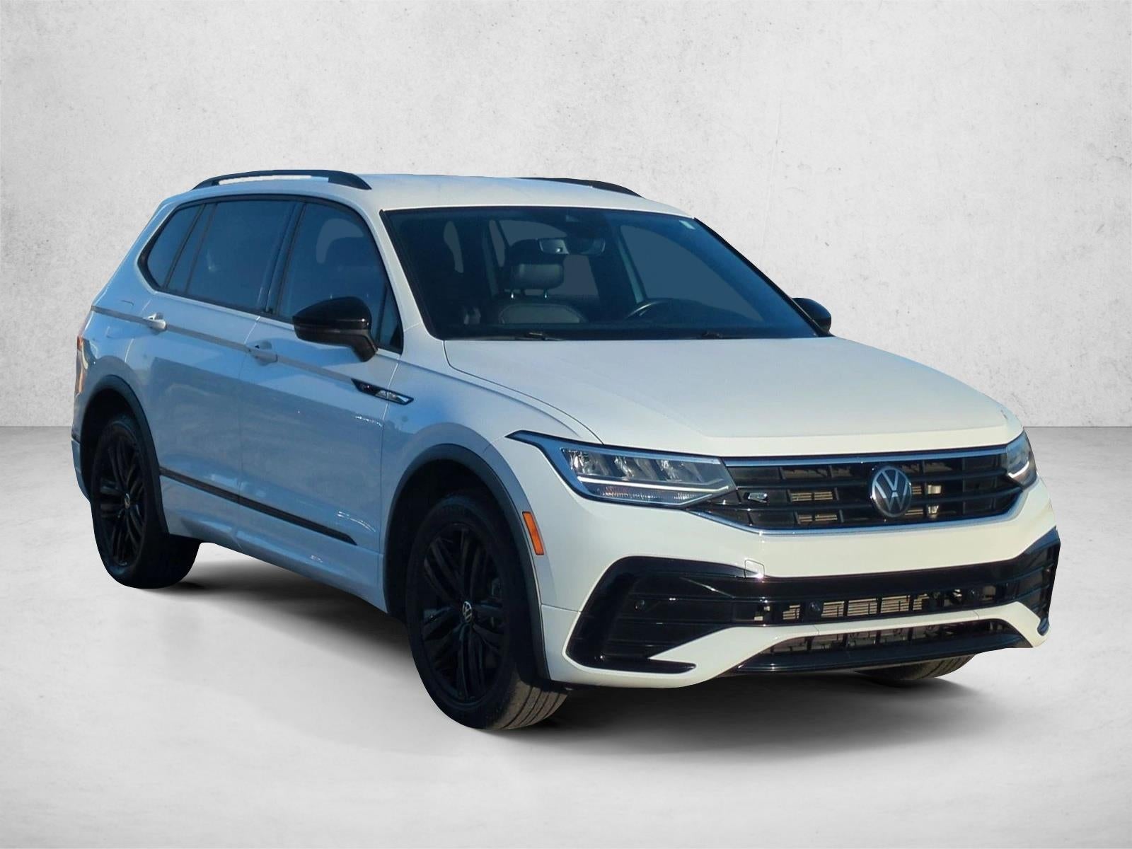 2022 Volkswagen Tiguan SE R-Line Black