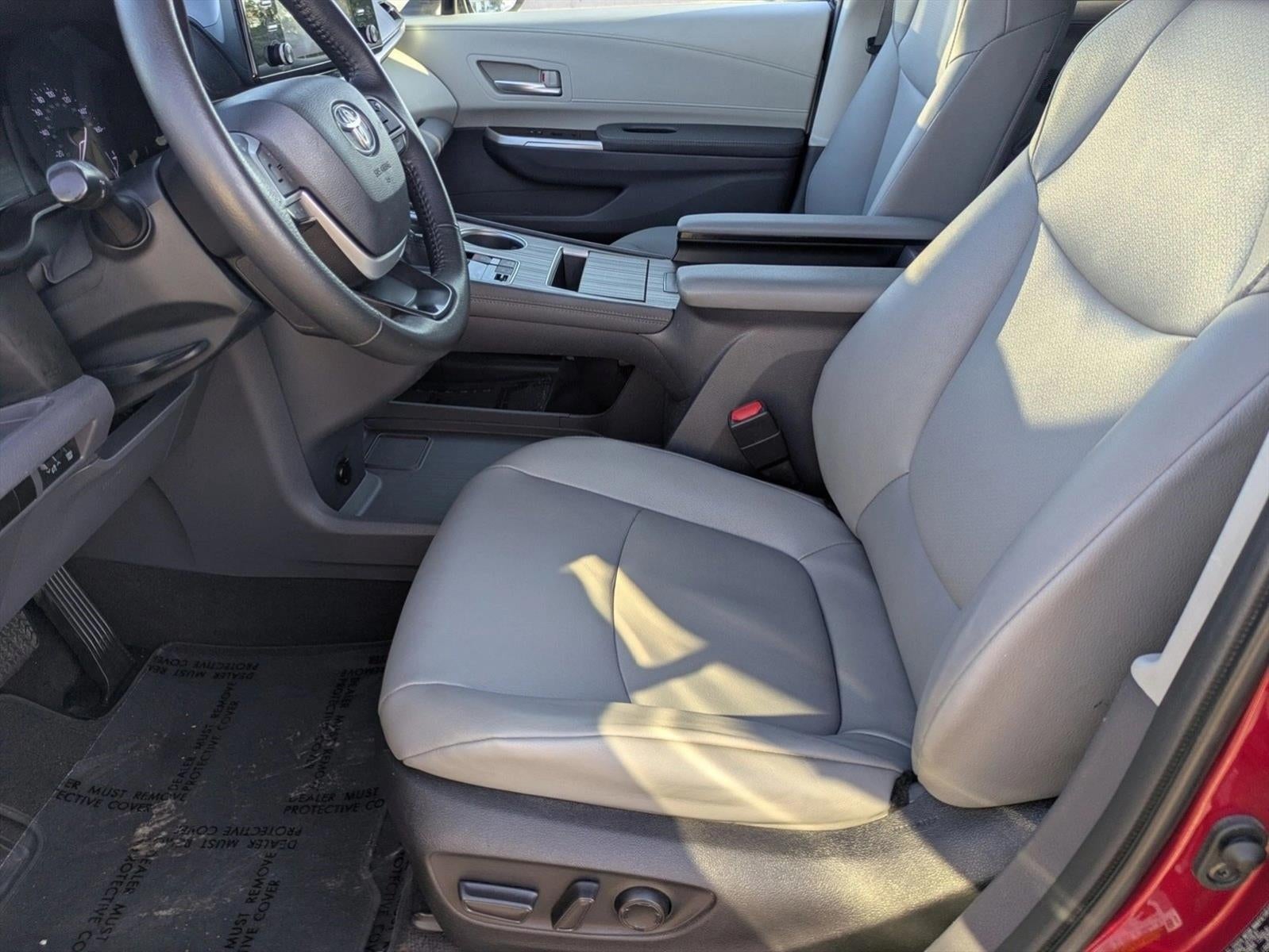 2023 Toyota Sienna XLE