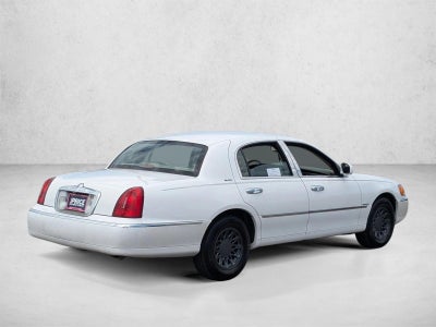2000 Lincoln Town Car Signature