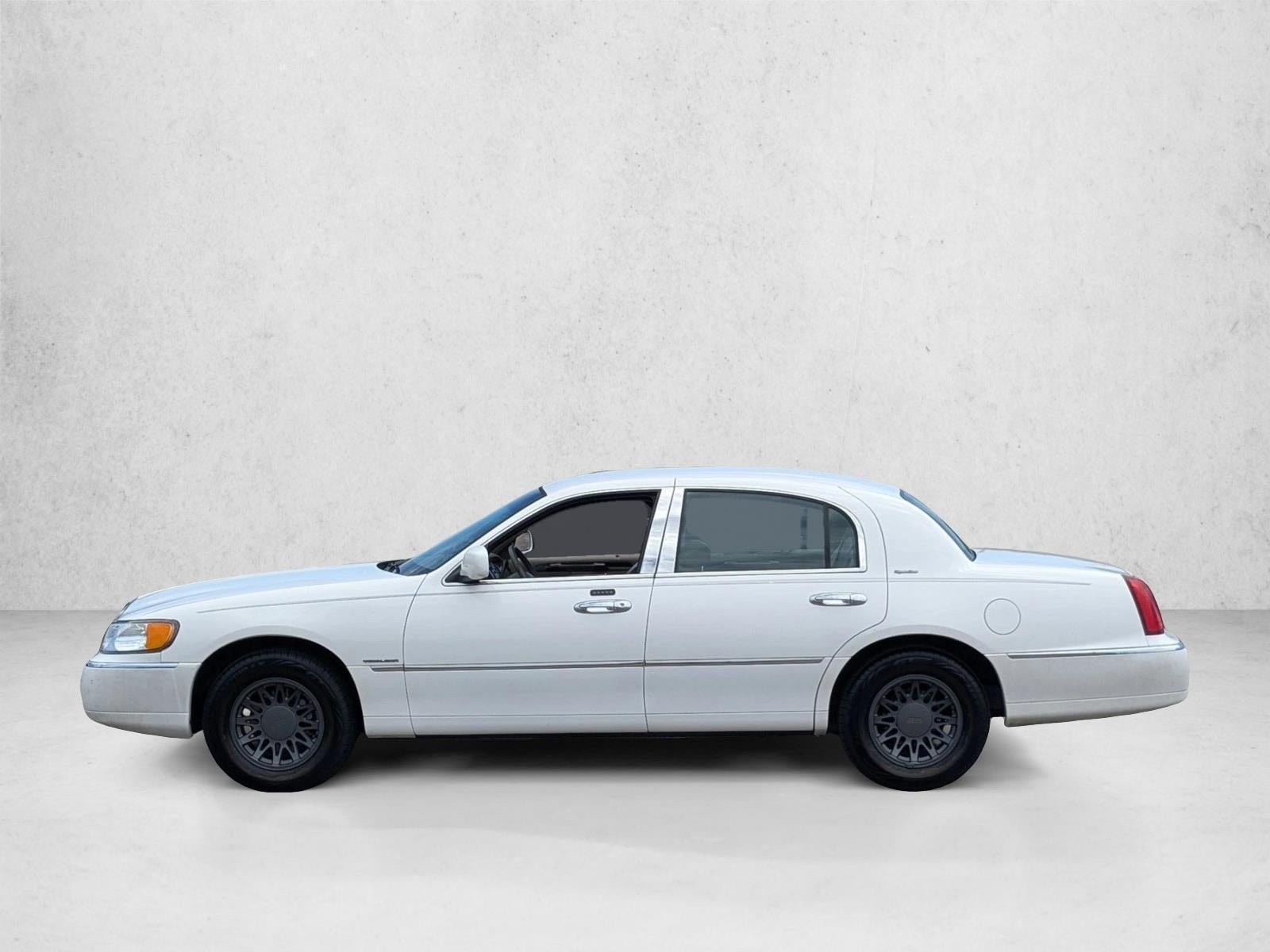 2000 Lincoln Town Car Signature
