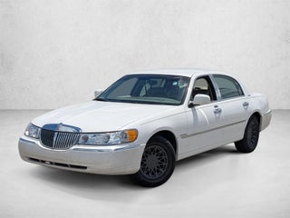 2000 Lincoln Town Car Signature