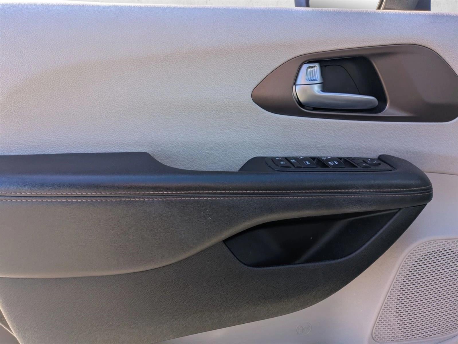 2017 Chrysler Pacifica LX