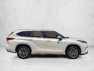2020 Toyota Highlander Hybrid Platinum