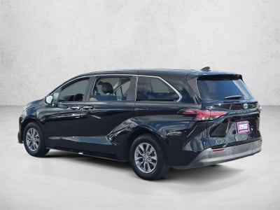 2022 Toyota Sienna XLE