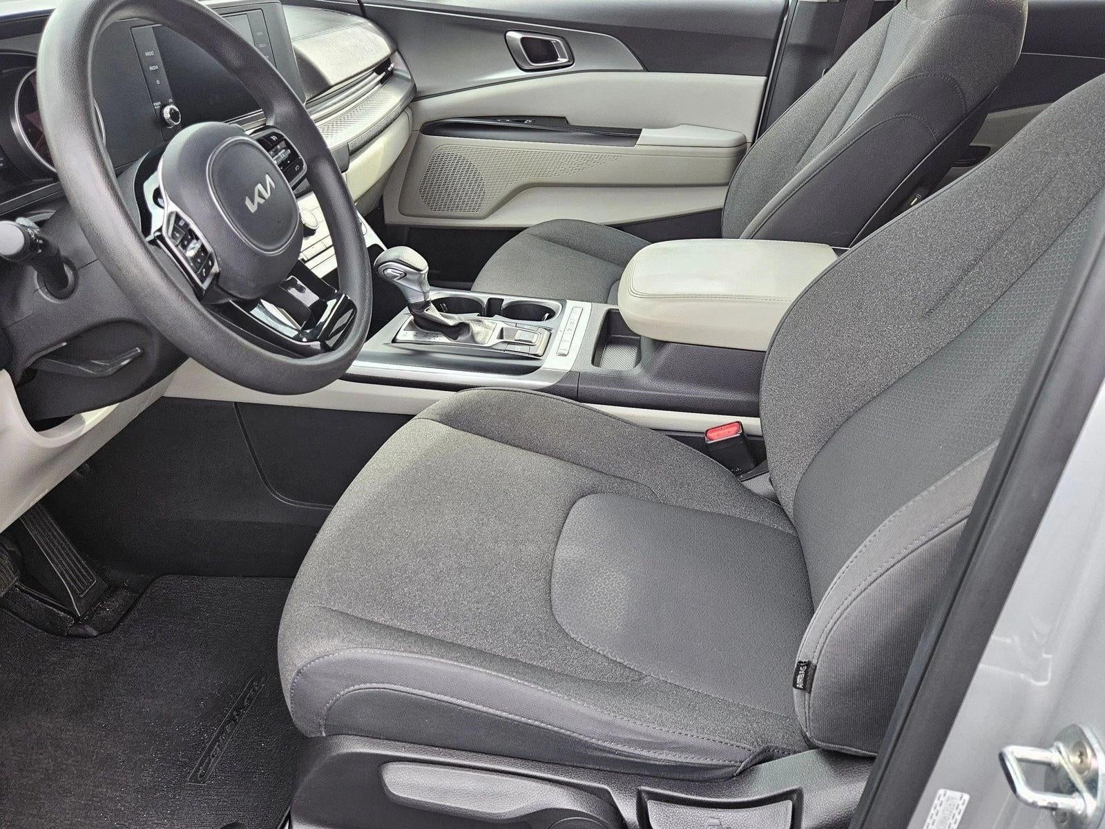 2022 Kia Carnival LX