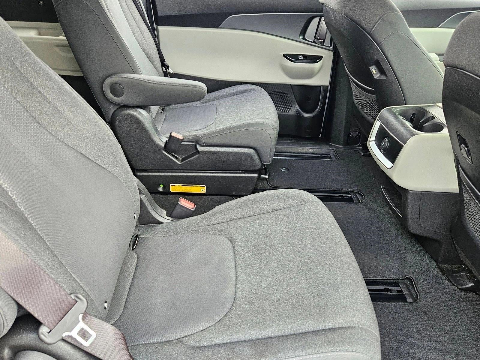 2022 Kia Carnival LX