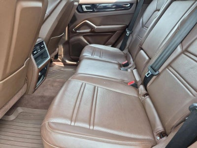 2022 Porsche Cayenne Base
