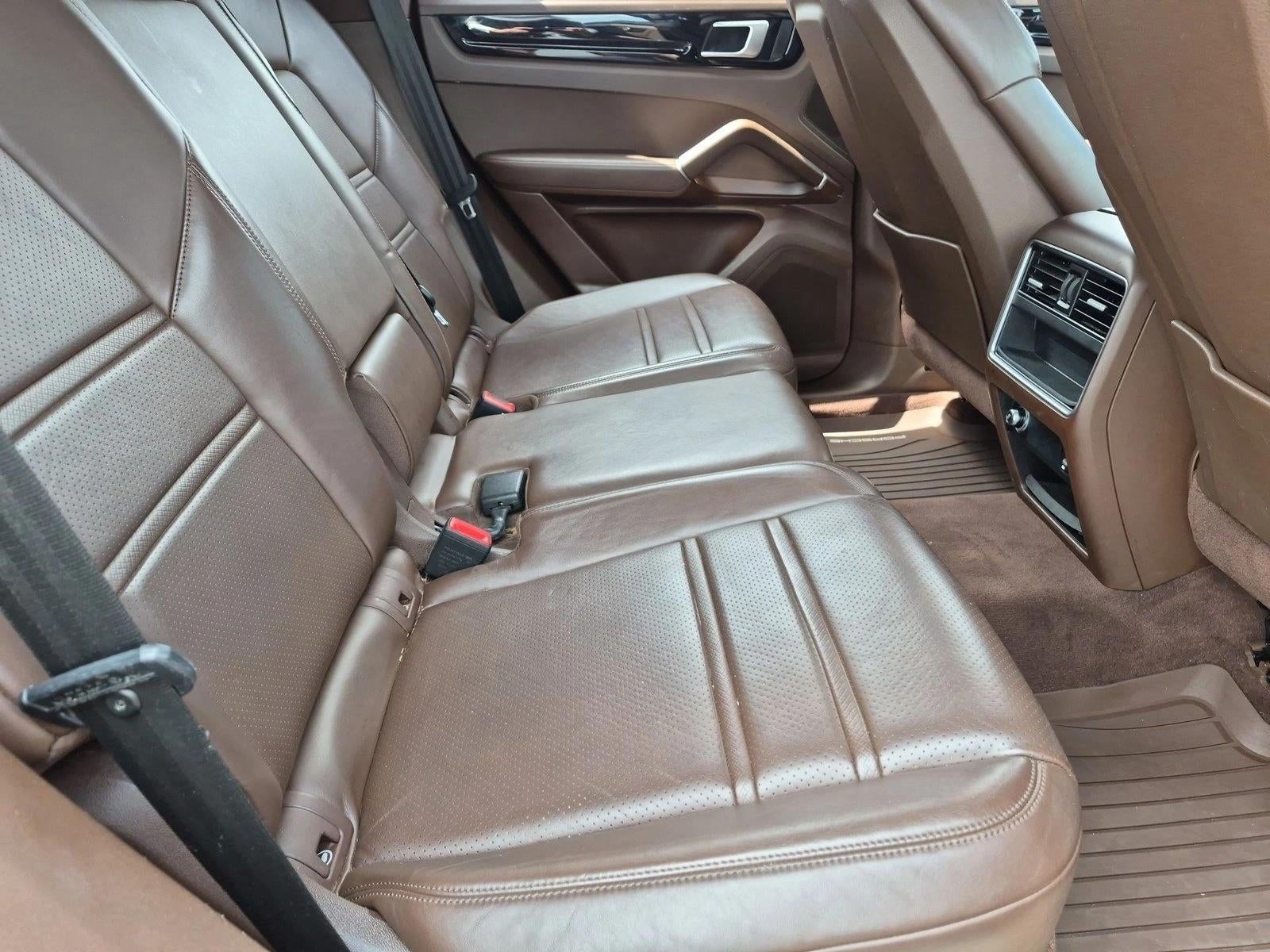 2022 Porsche Cayenne Base