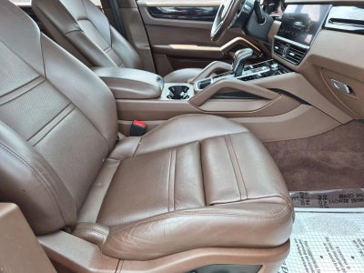 2022 Porsche Cayenne Base