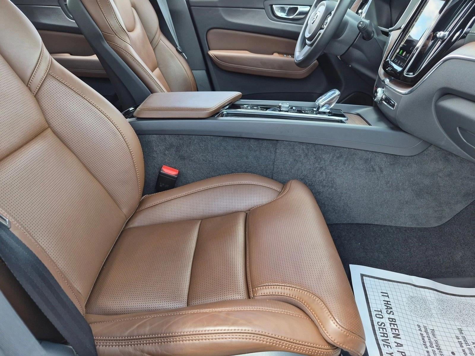 2022 Volvo XC60 B6 Inscription