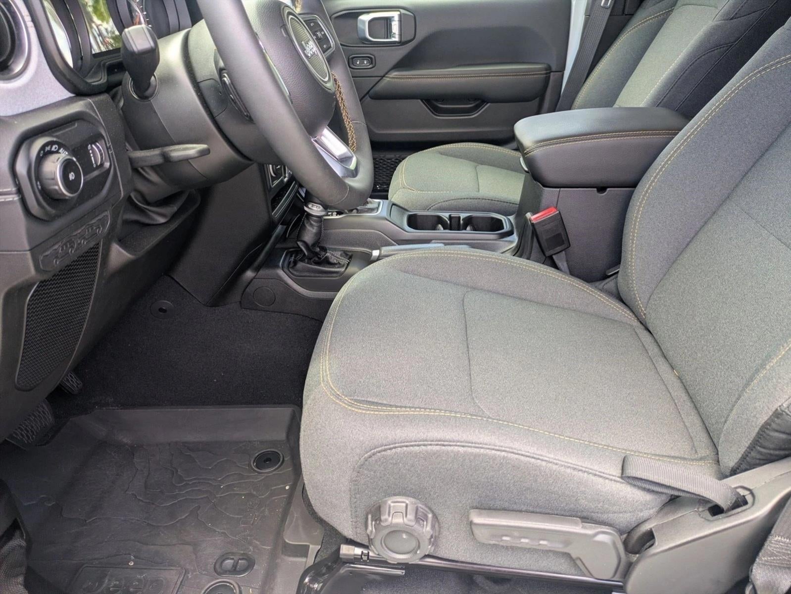 2024 Jeep Wrangler 4-Door Sahara 4x4