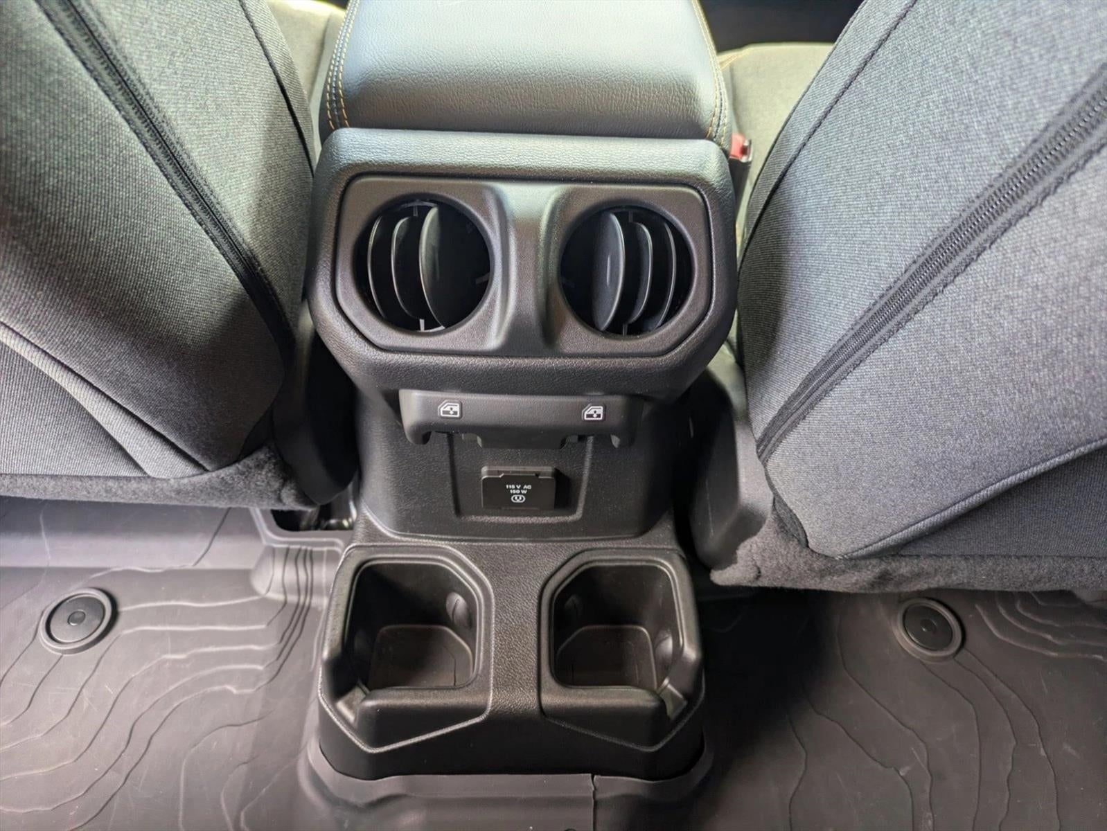 2024 Jeep Wrangler 4-Door Sahara 4x4