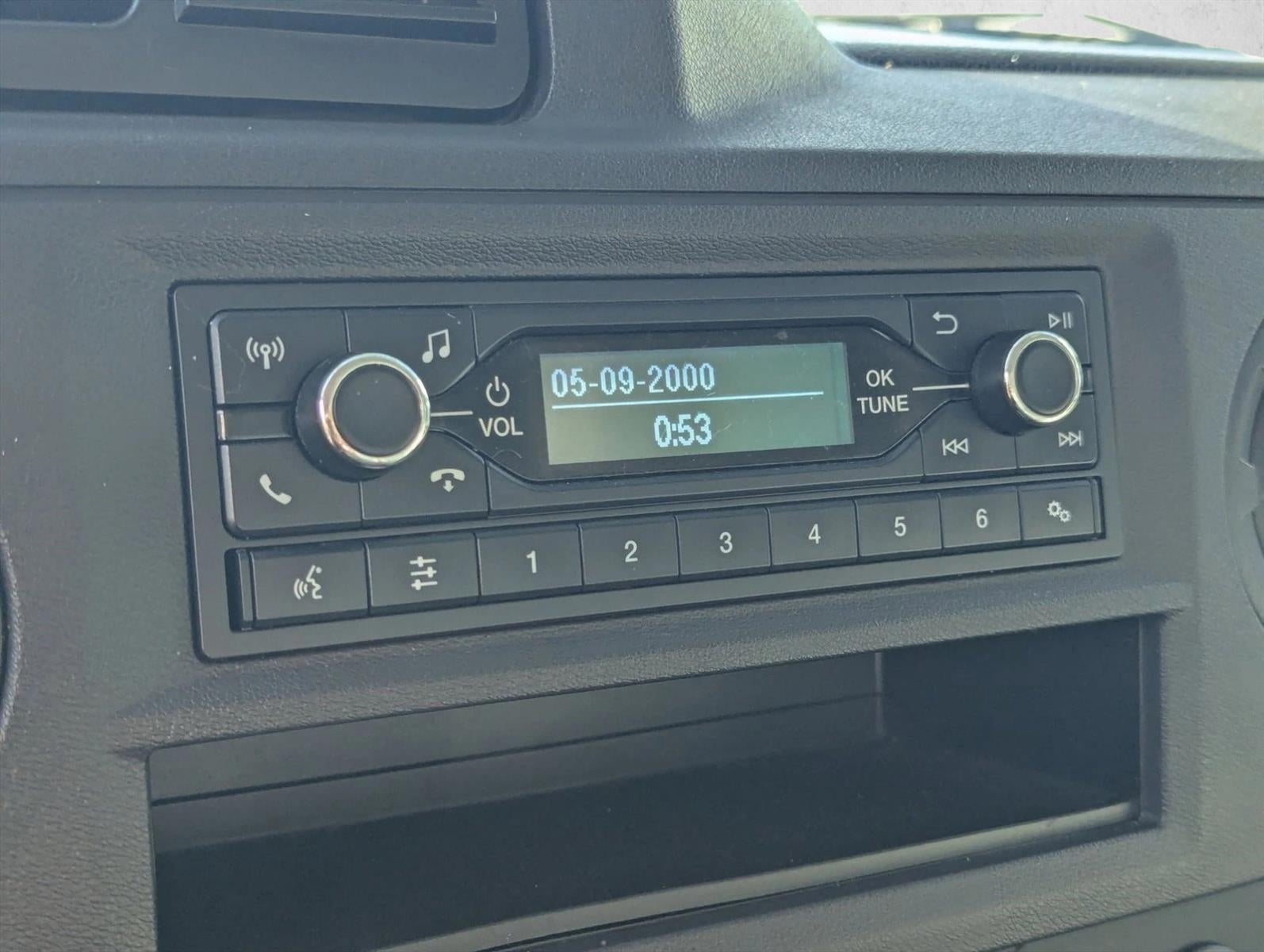 2022 Ford E-Series Cutaway Base