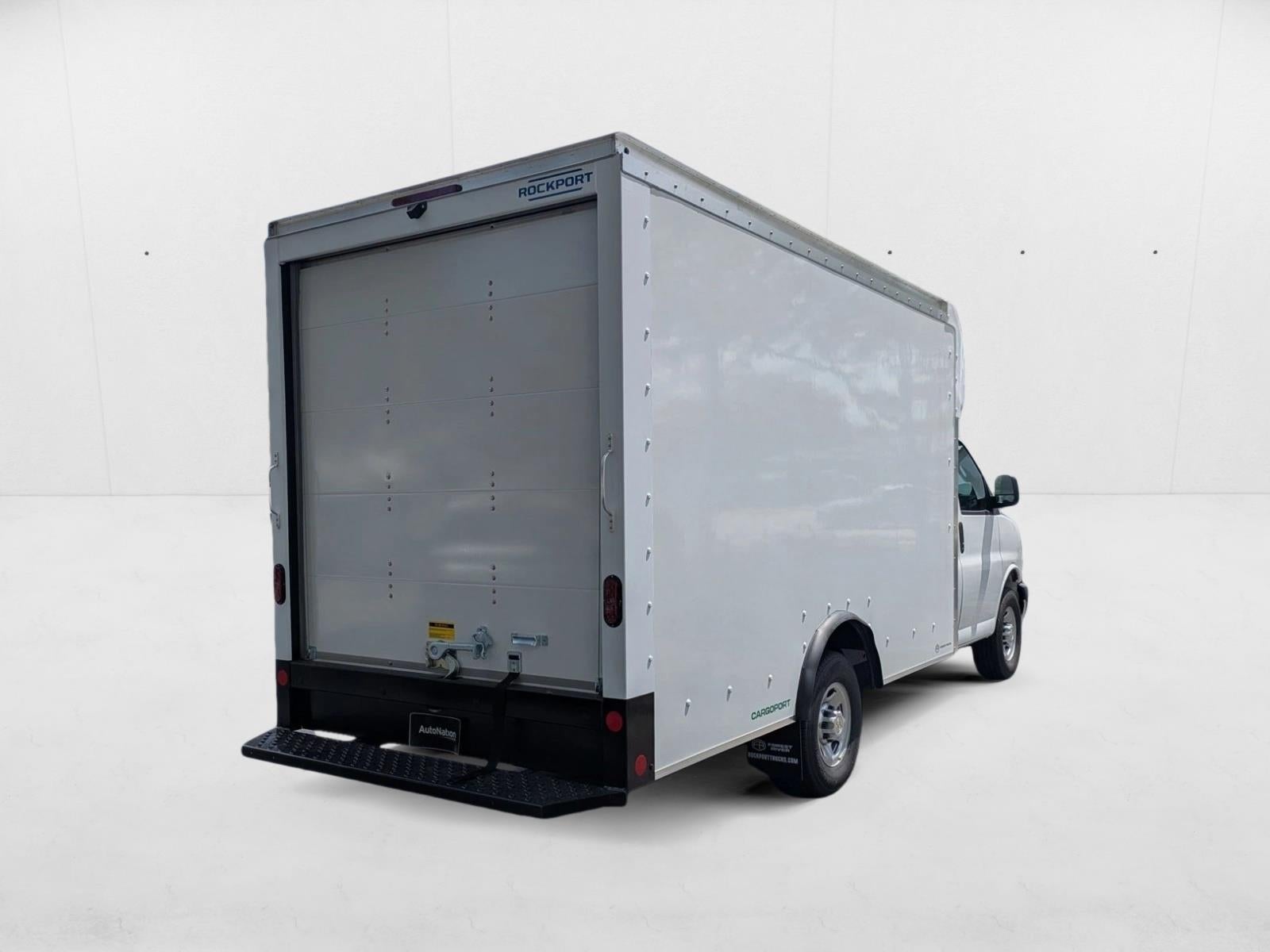 2025 Chevrolet Express Cutaway 3500 Base