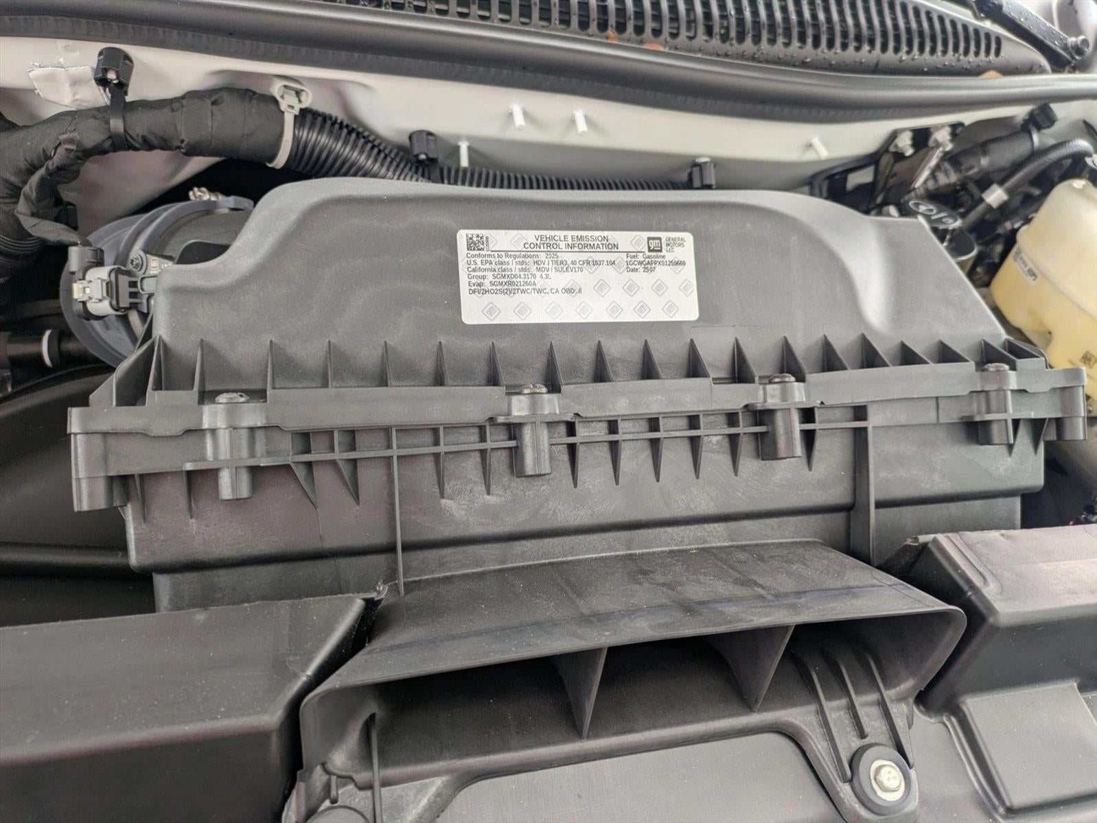 2025 Chevrolet Express Cargo Base