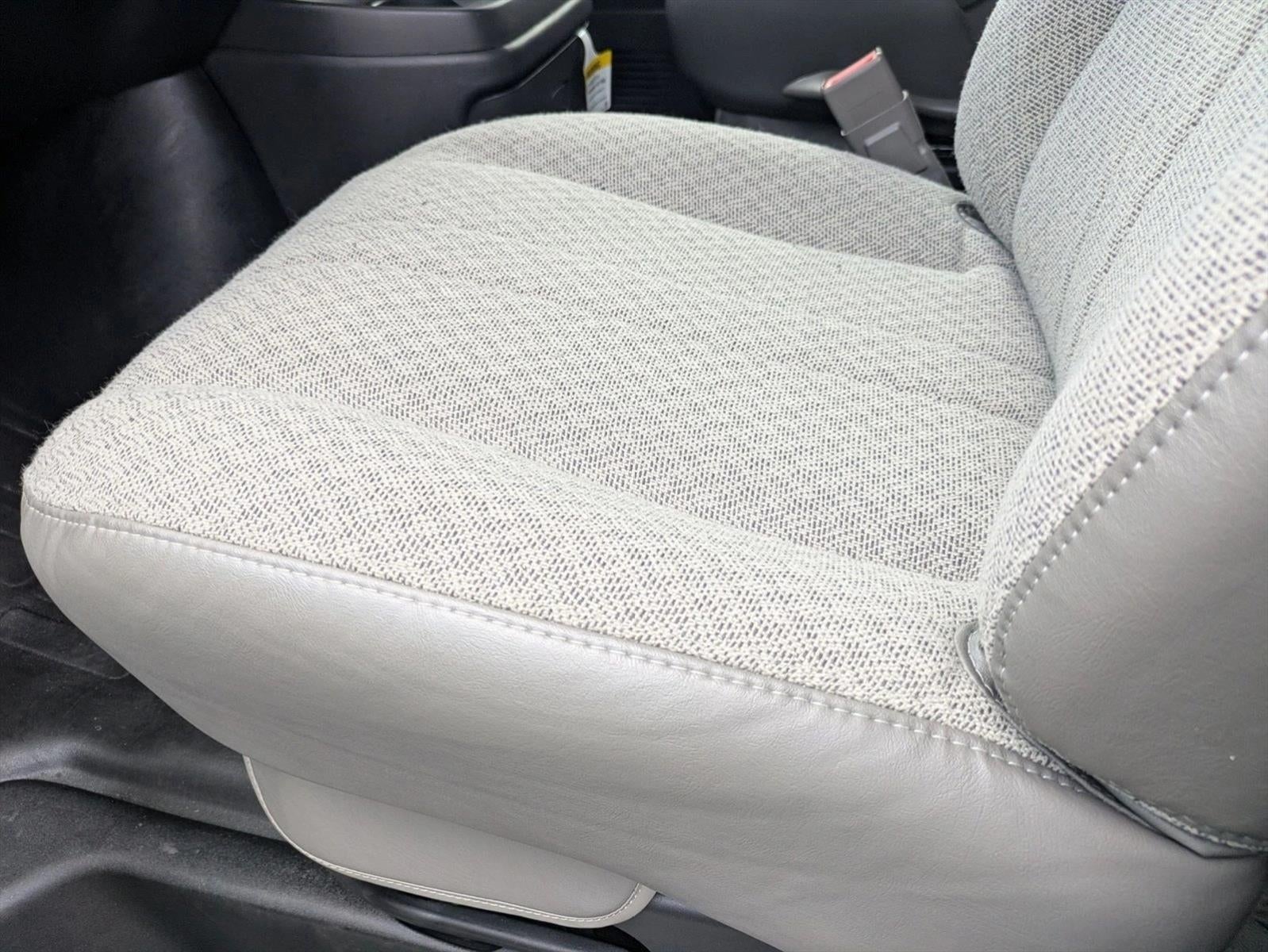 2025 Chevrolet Express Cutaway 3500 Base