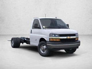 2025 Chevrolet Express Cutaway 3500 Base