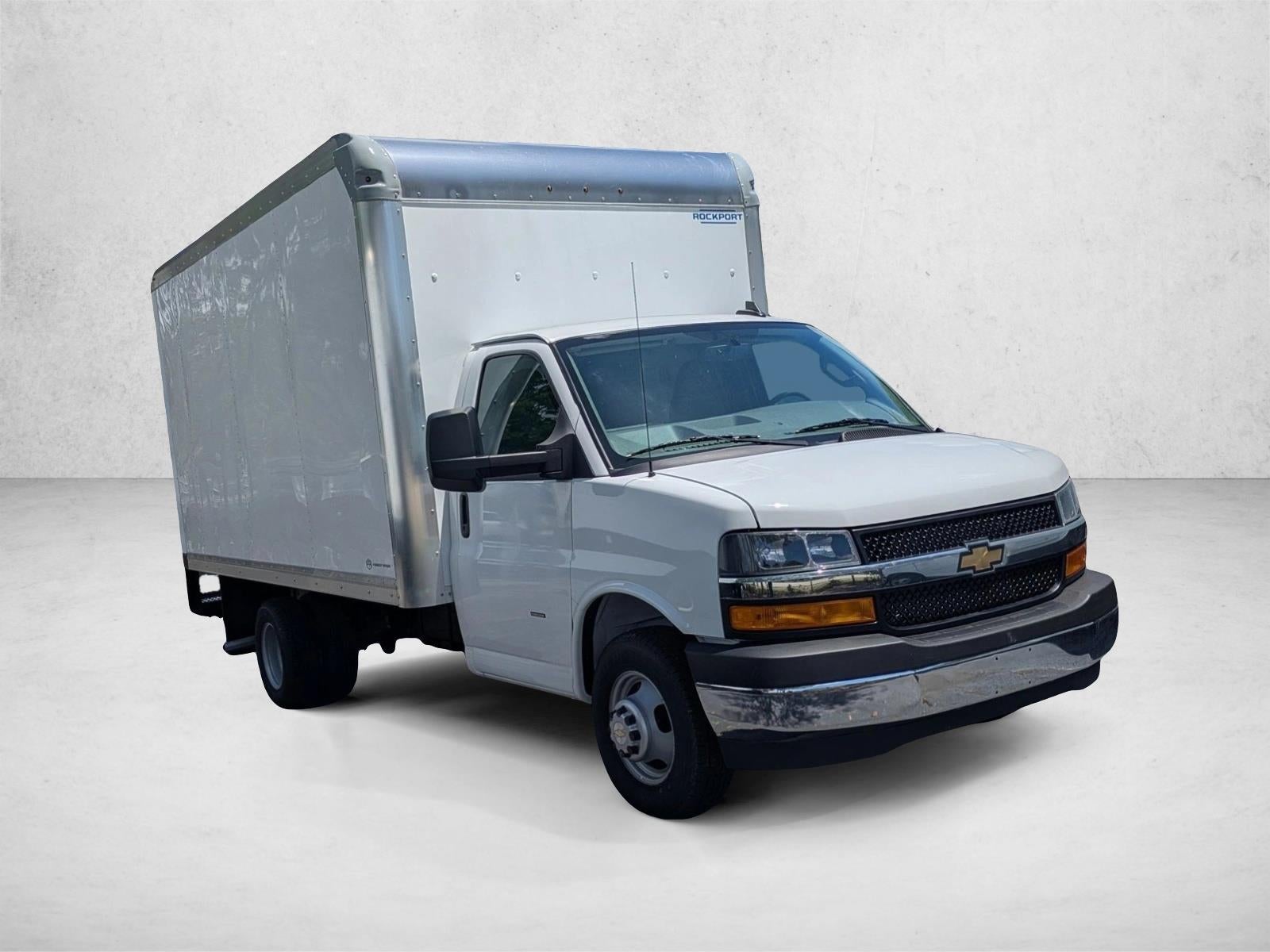 2025 Chevrolet Express Cutaway 3500 Base