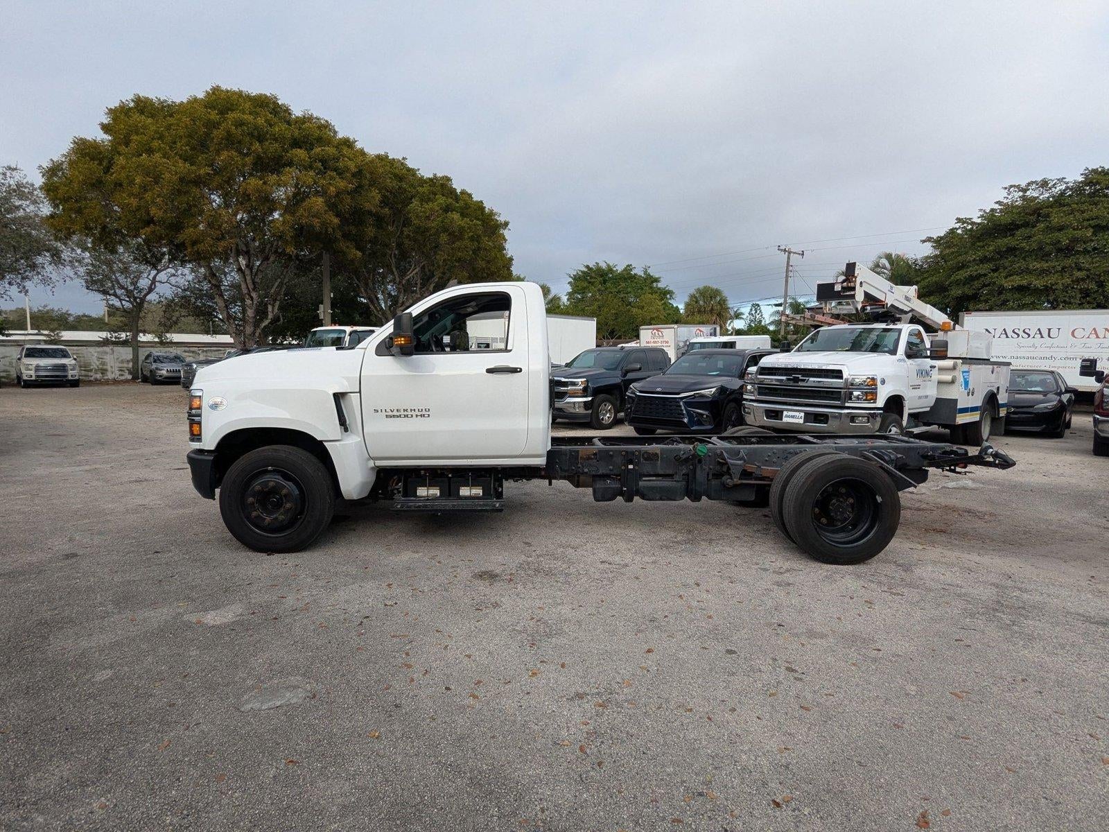 2023 Chevrolet Silverado 5500 HD Work Truck