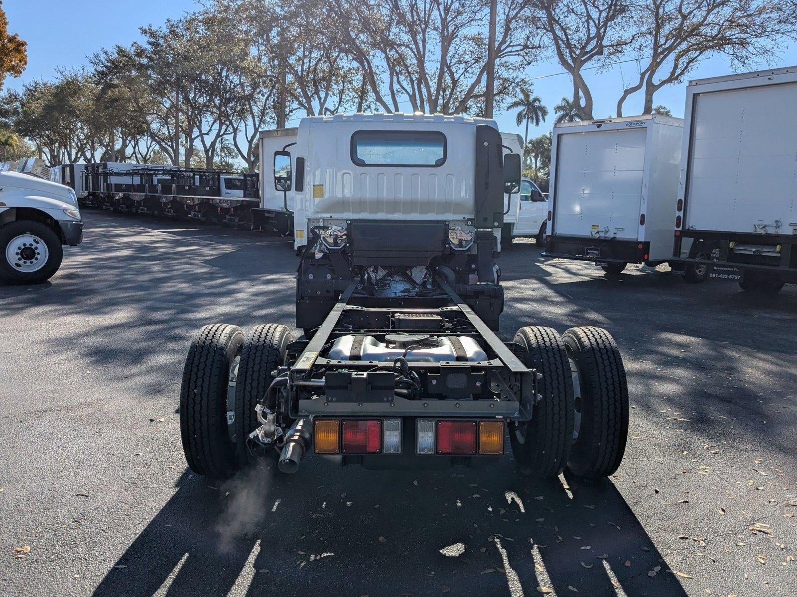 2025 Chevrolet Low Cab Forward 3500 1WT