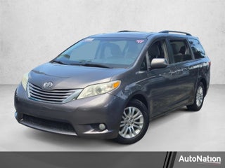 2017 Toyota Sienna XLE 8 Passenger