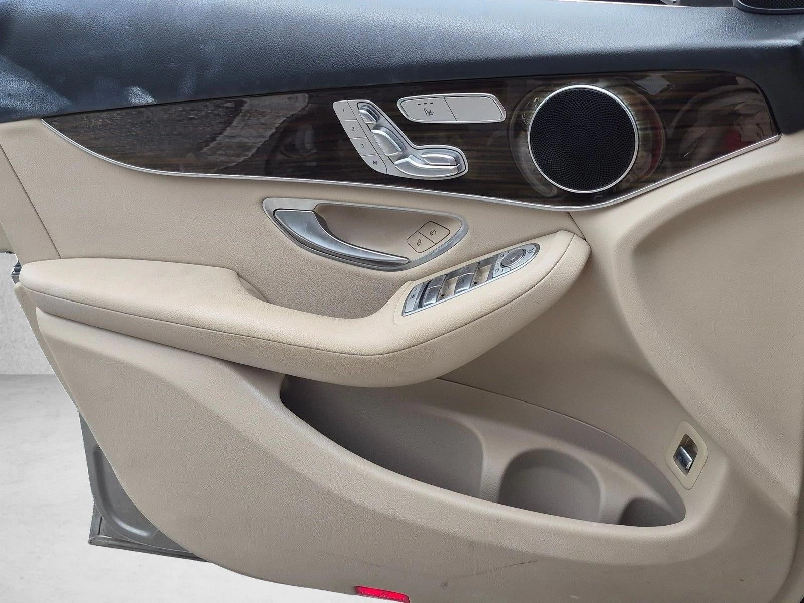 2020 Mercedes-Benz GLC 300 GLC 300