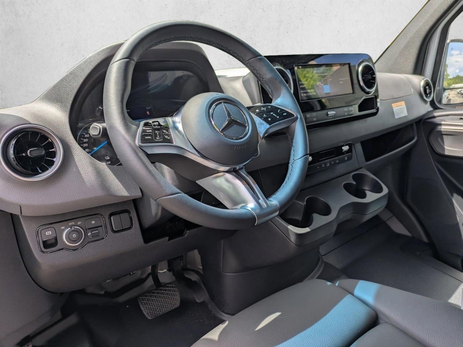 2024 Mercedes-Benz eSprinter Cargo Van Base