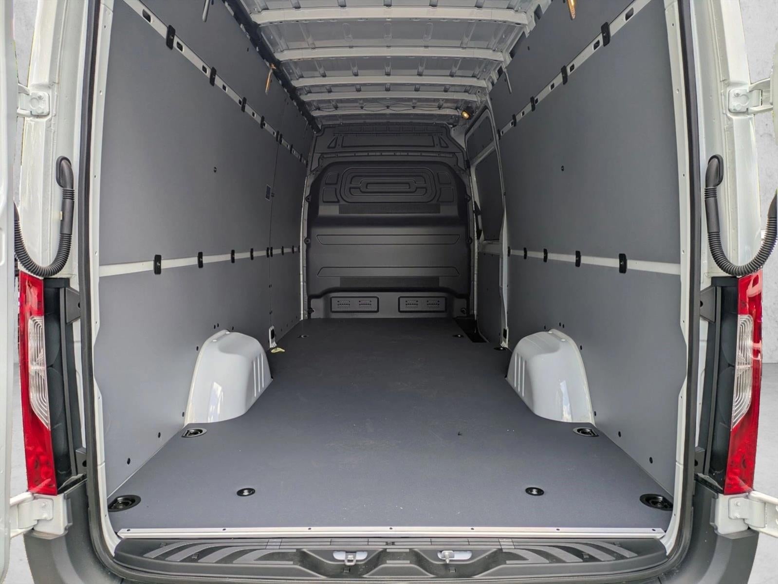 2024 Mercedes-Benz eSprinter Cargo Van Base