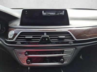 2018 BMW 740i 740i