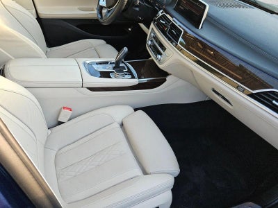 2022 BMW 740 i