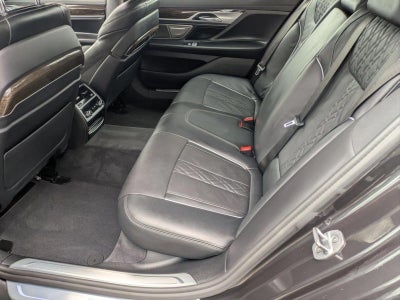 2021 BMW 7 Series 740i