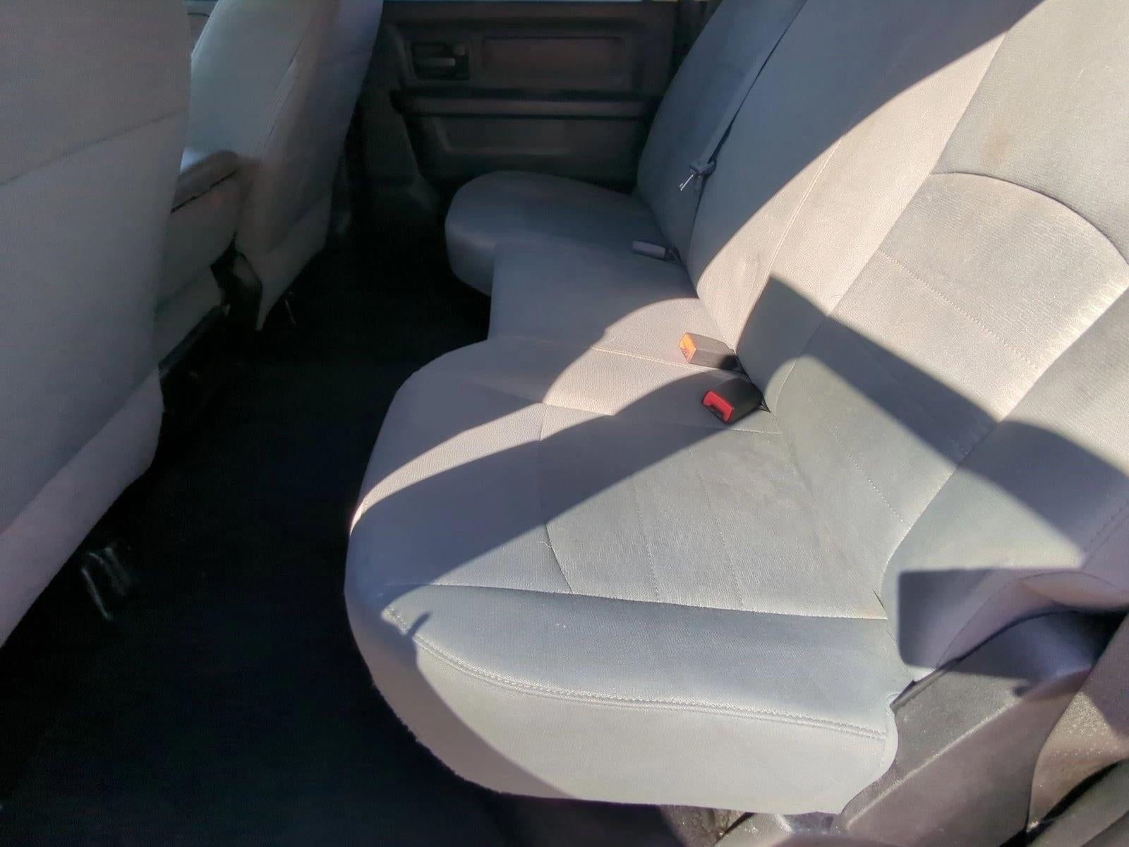 2017 RAM 1500 Express 4x4 Crew Cab 5'7" Box