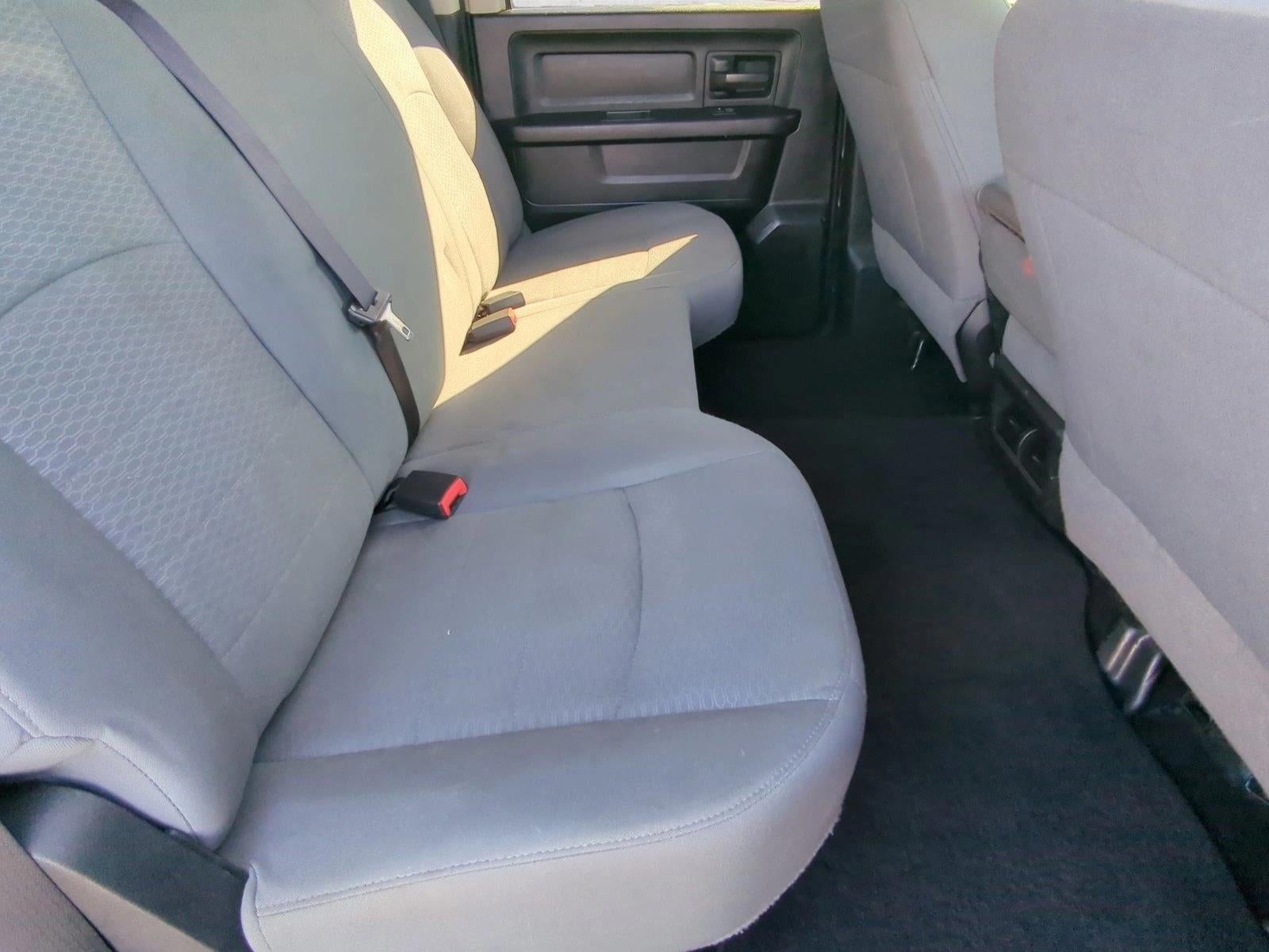 2017 RAM 1500 Express 4x4 Crew Cab 5'7" Box