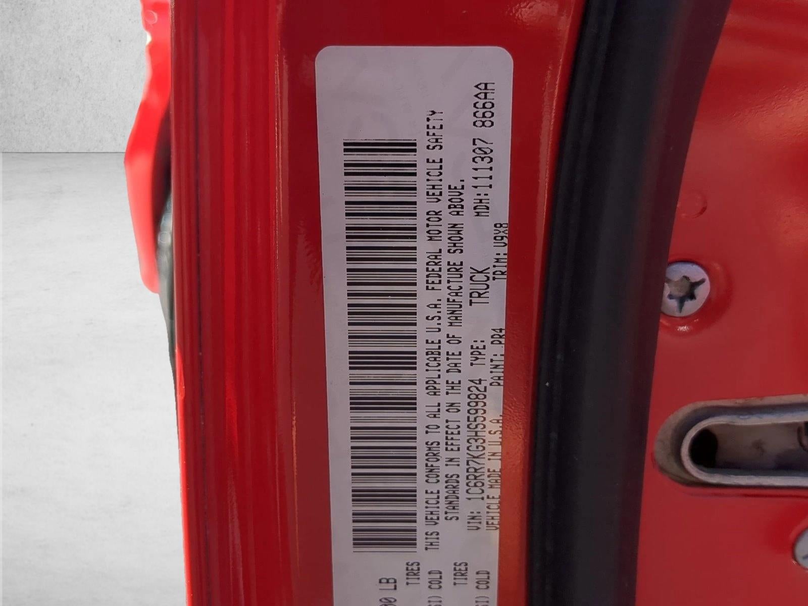 2017 RAM 1500 Express 4x4 Crew Cab 5'7" Box