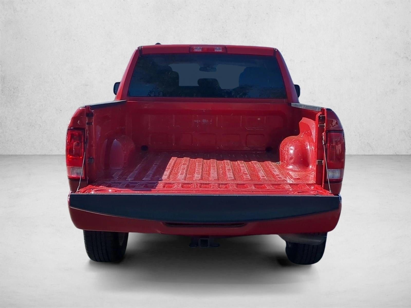 2017 RAM 1500 Express 4x4 Crew Cab 5'7" Box