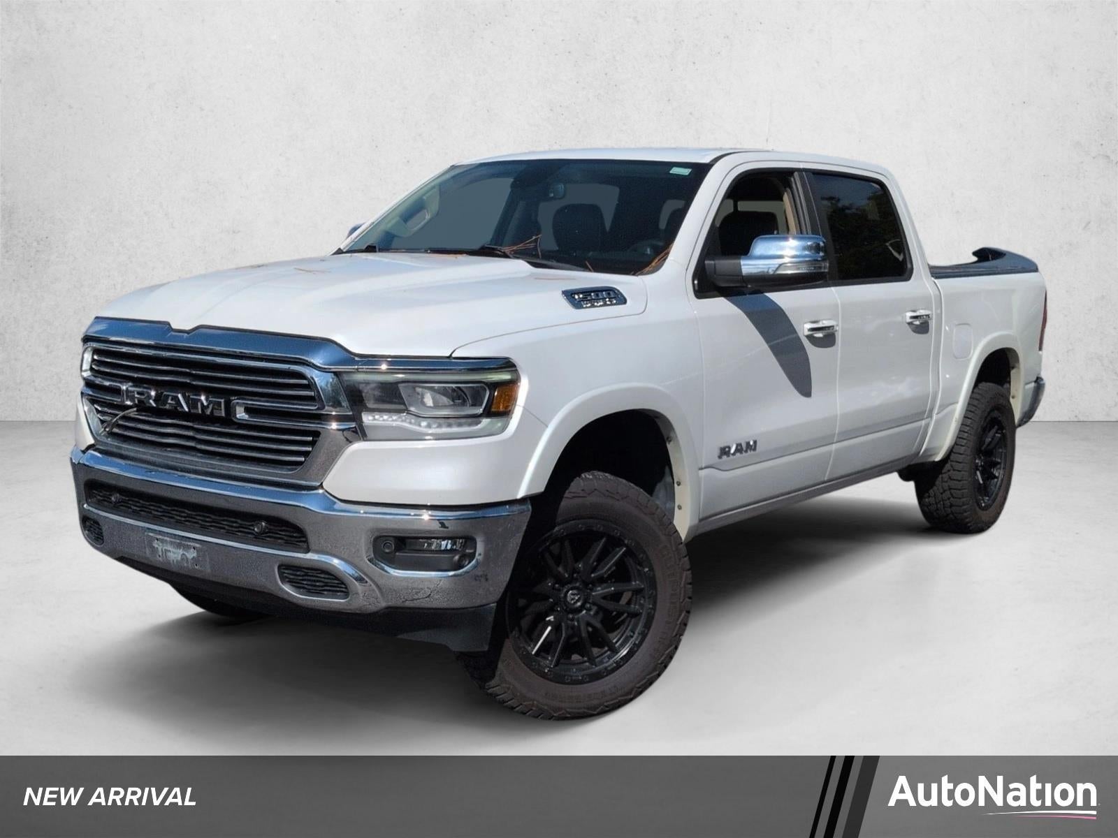 2020 RAM 1500 Laramie 4x4 Crew Cab 5'7" Box