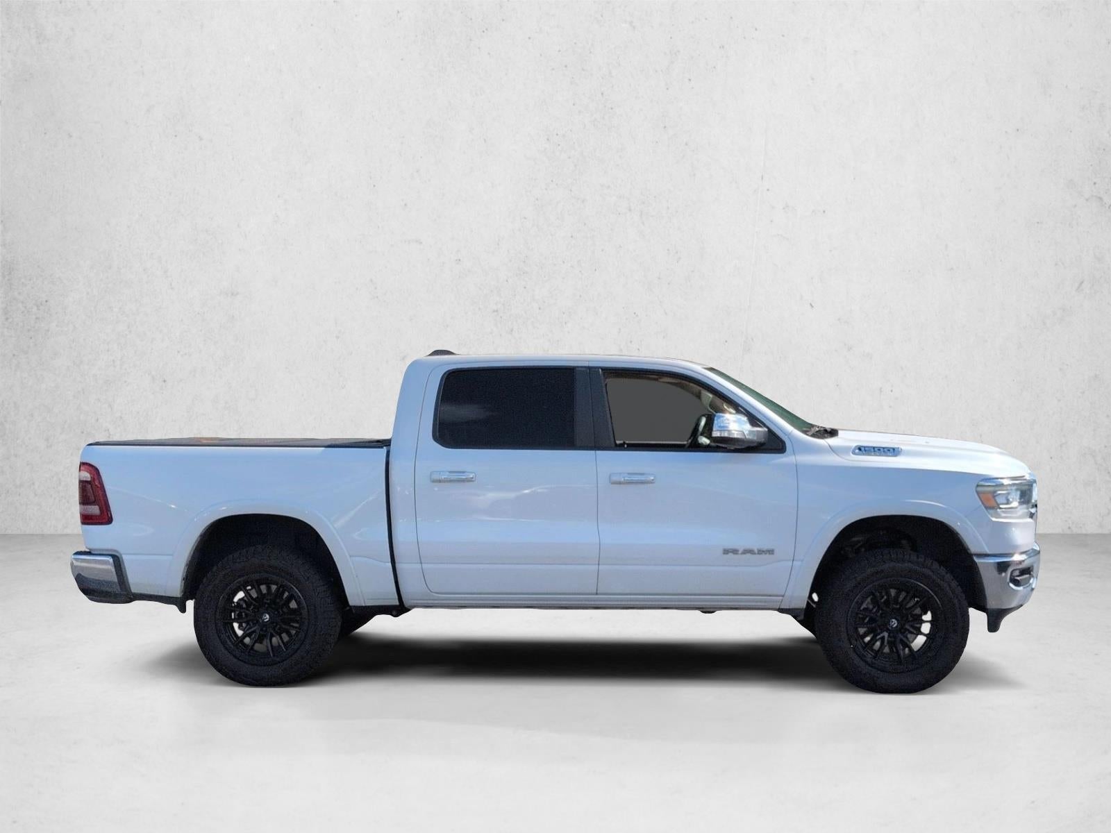 2020 RAM 1500 Laramie 4x4 Crew Cab 5'7" Box
