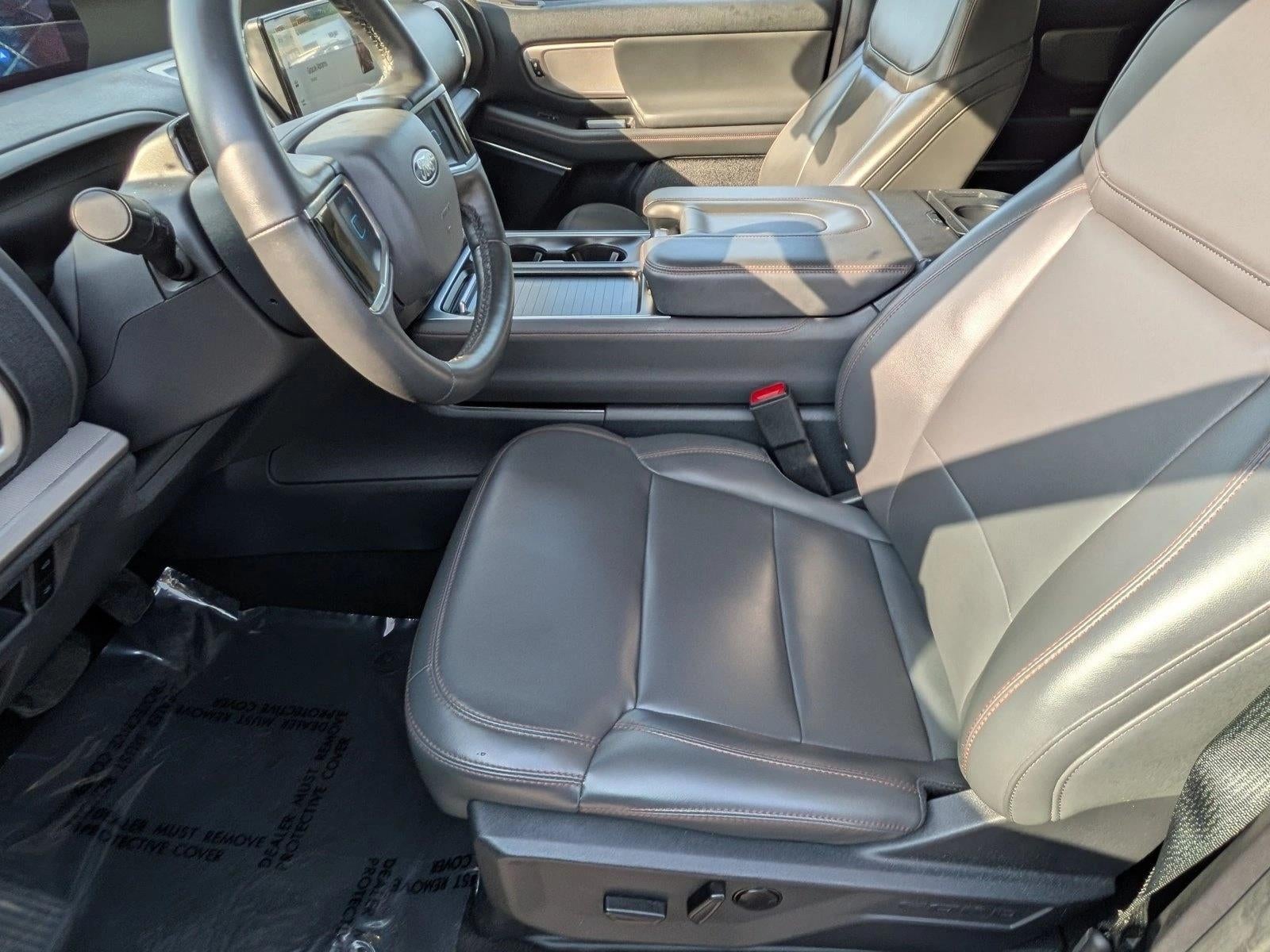 2025 Ford Expedition Active 4x2