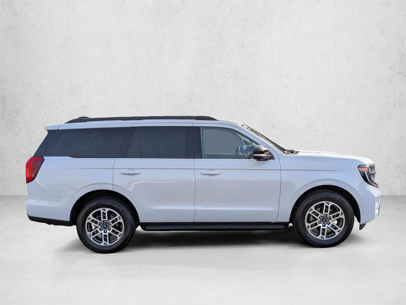 2025 Ford Expedition Active 4x2