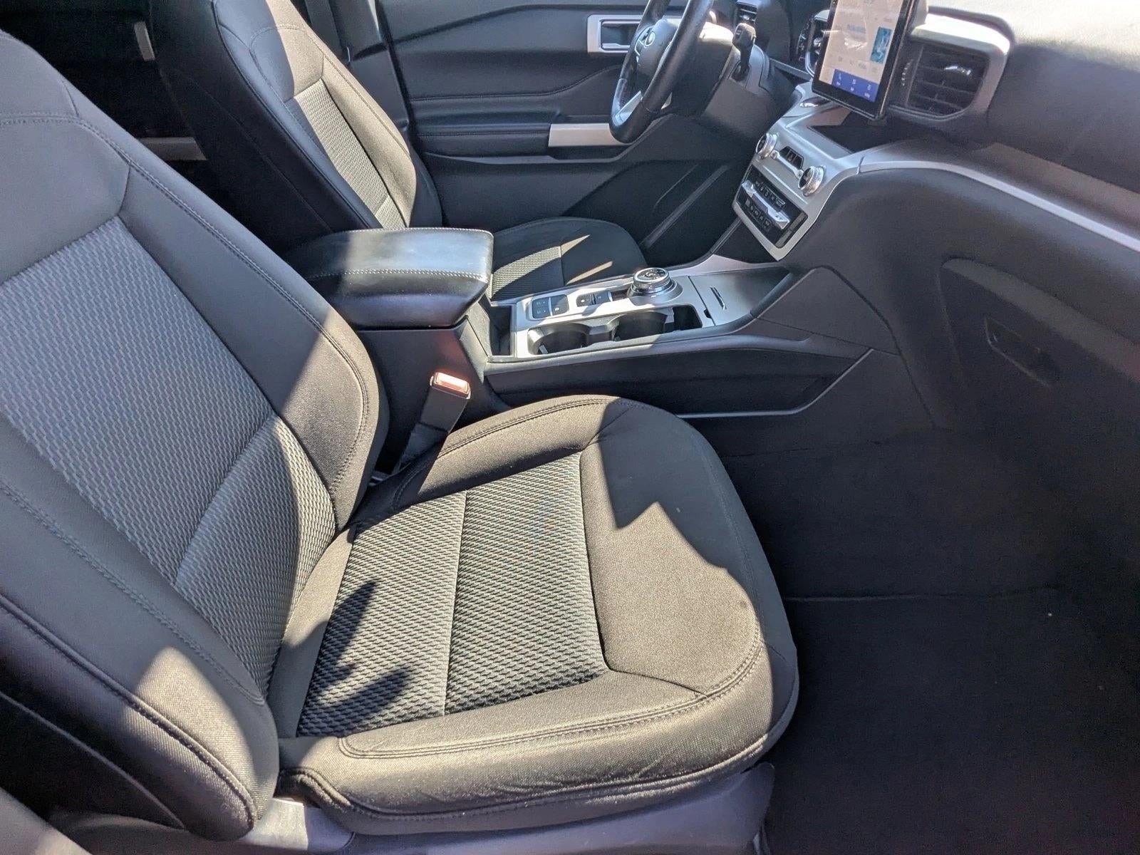 2023 Ford Explorer XLT RWD