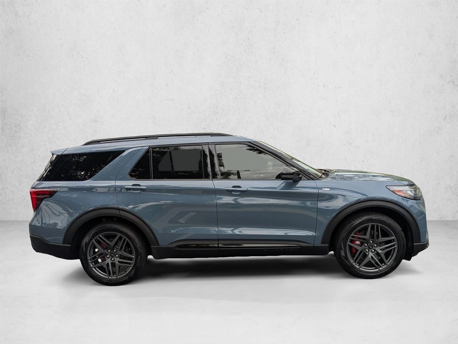 2025 Ford Explorer ST-Line RWD