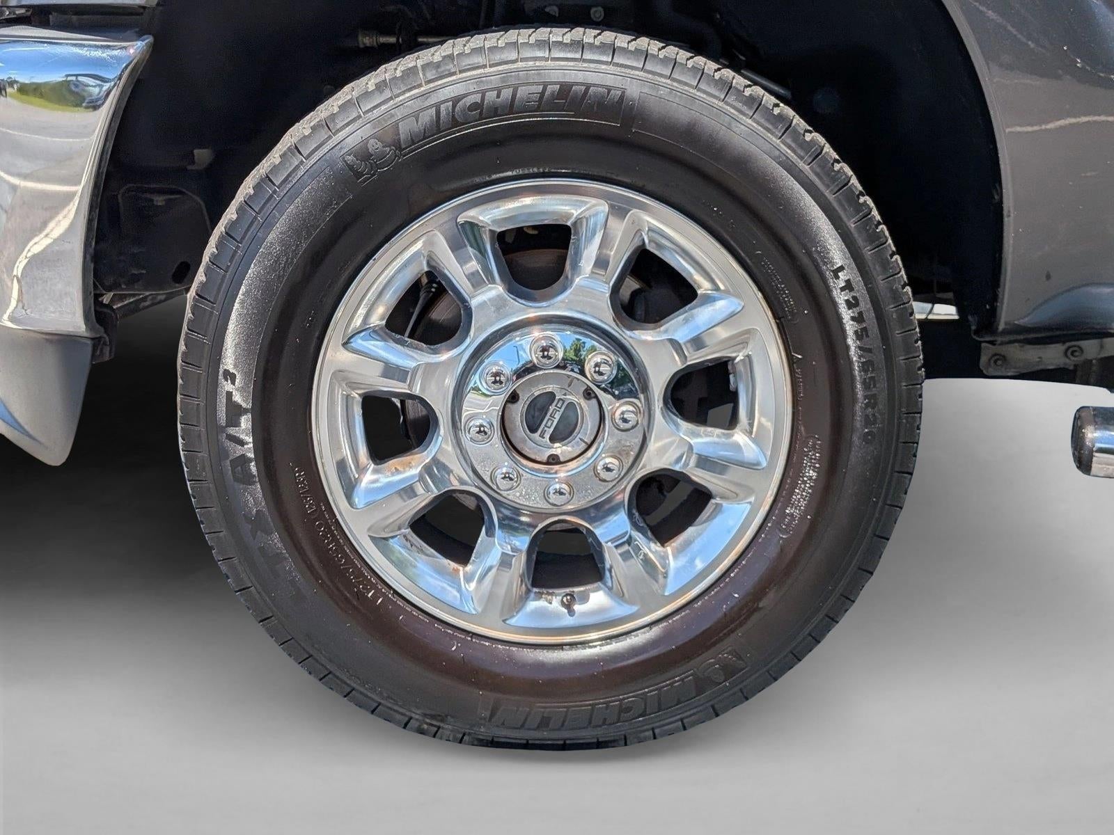 2015 Ford Super Duty F-350 SRW 4WD Crew Cab 6-3/4 Ft Box Lariat
