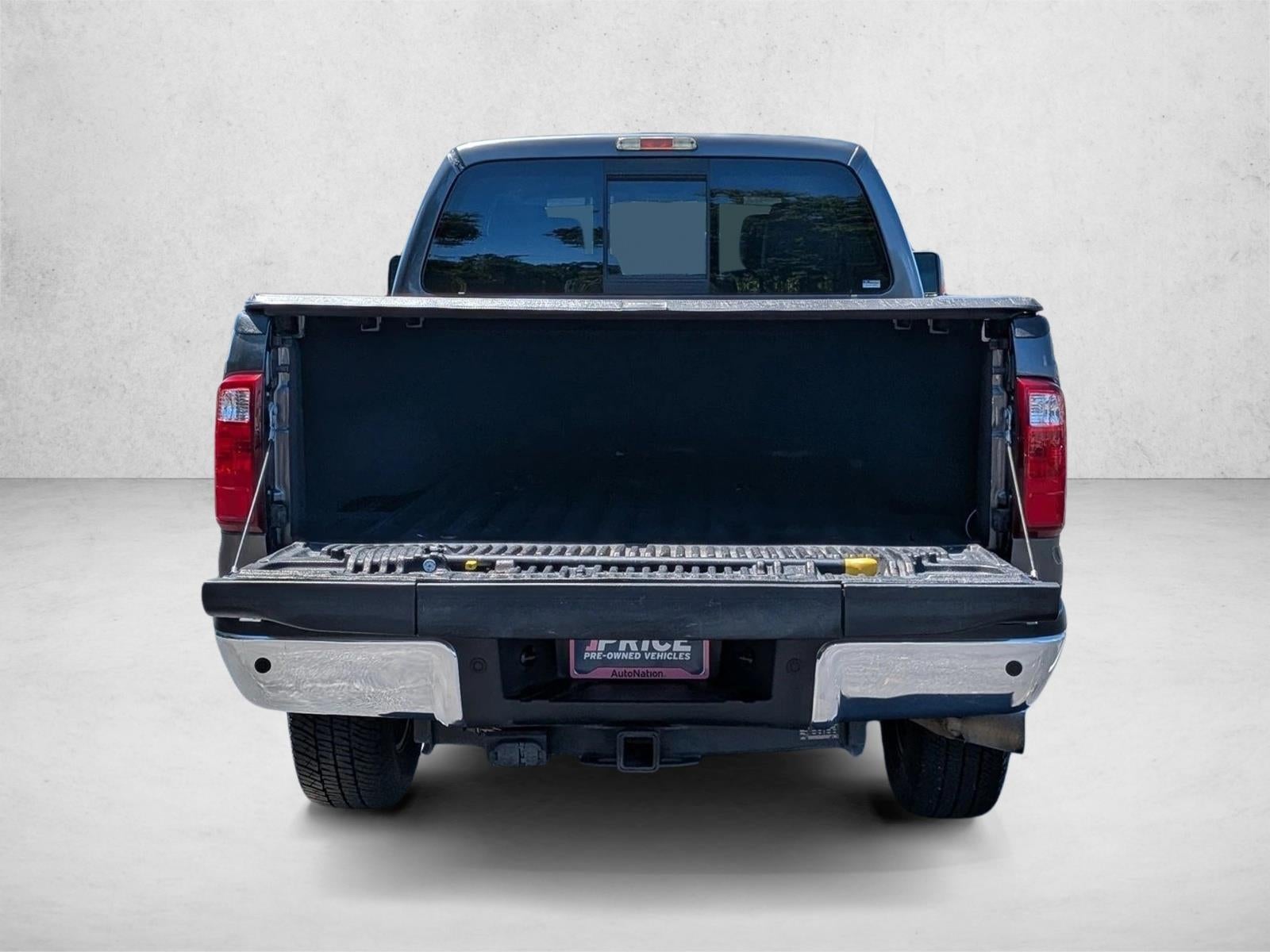 2015 Ford Super Duty F-350 SRW 4WD Crew Cab 6-3/4 Ft Box Lariat