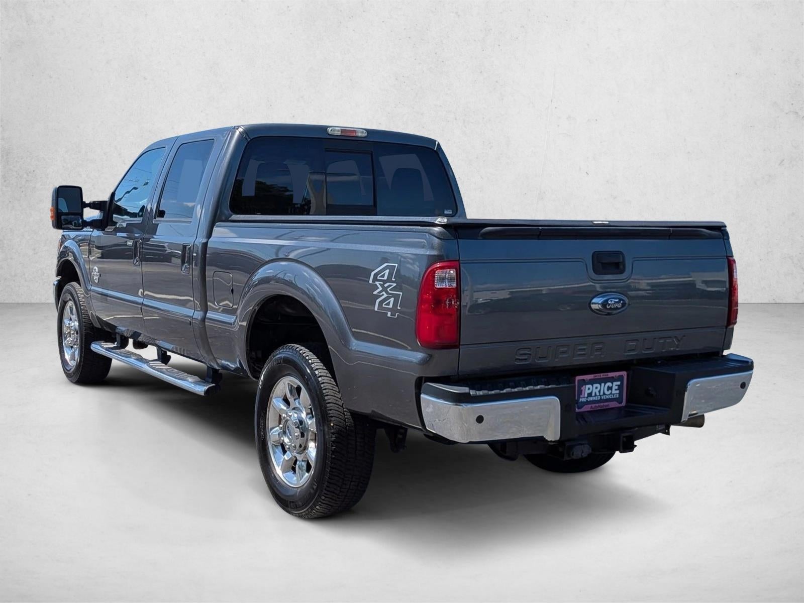 2015 Ford Super Duty F-350 SRW 4WD Crew Cab 6-3/4 Ft Box Lariat