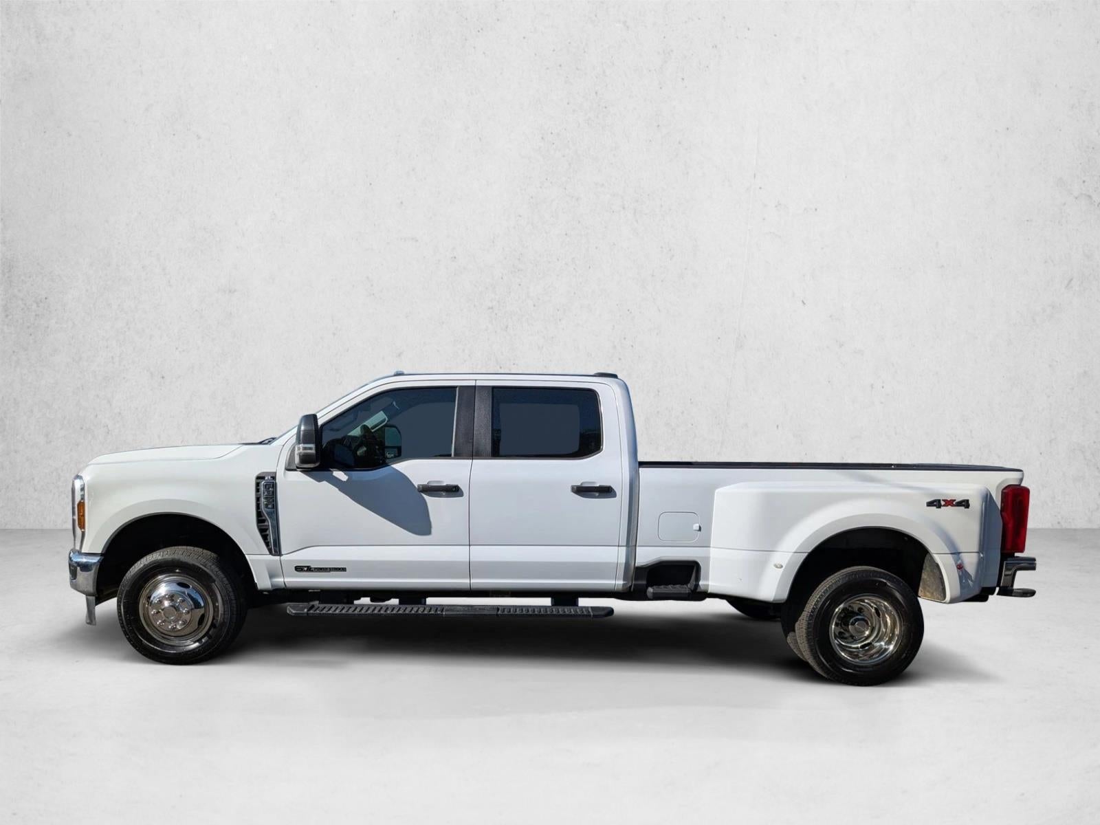 2024 Ford Super Duty F-350 DRW XL 4WD Crew Cab 8' Box