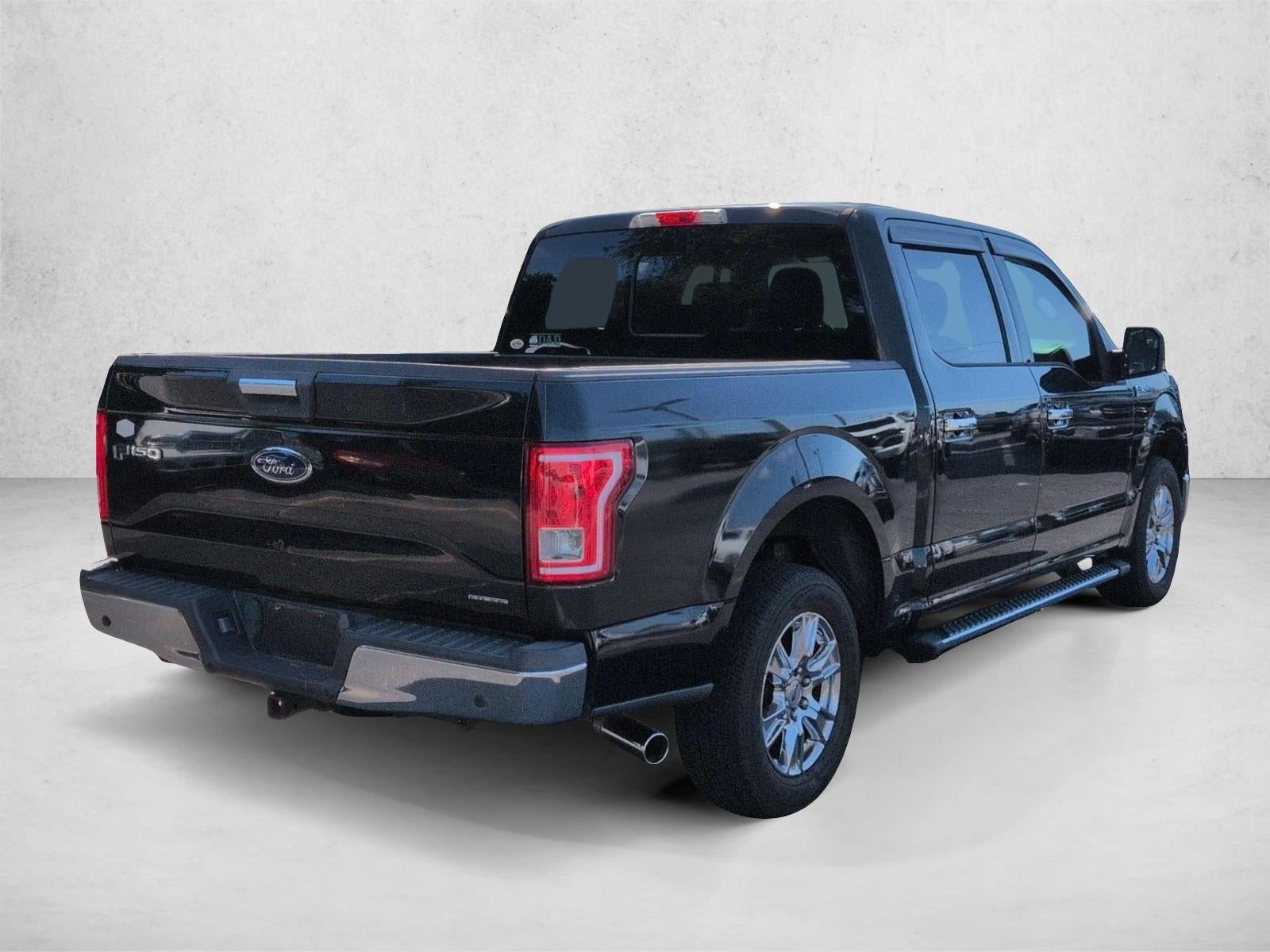 2015 Ford F-150 2WD SuperCrew 5-1/2 Ft Box XLT