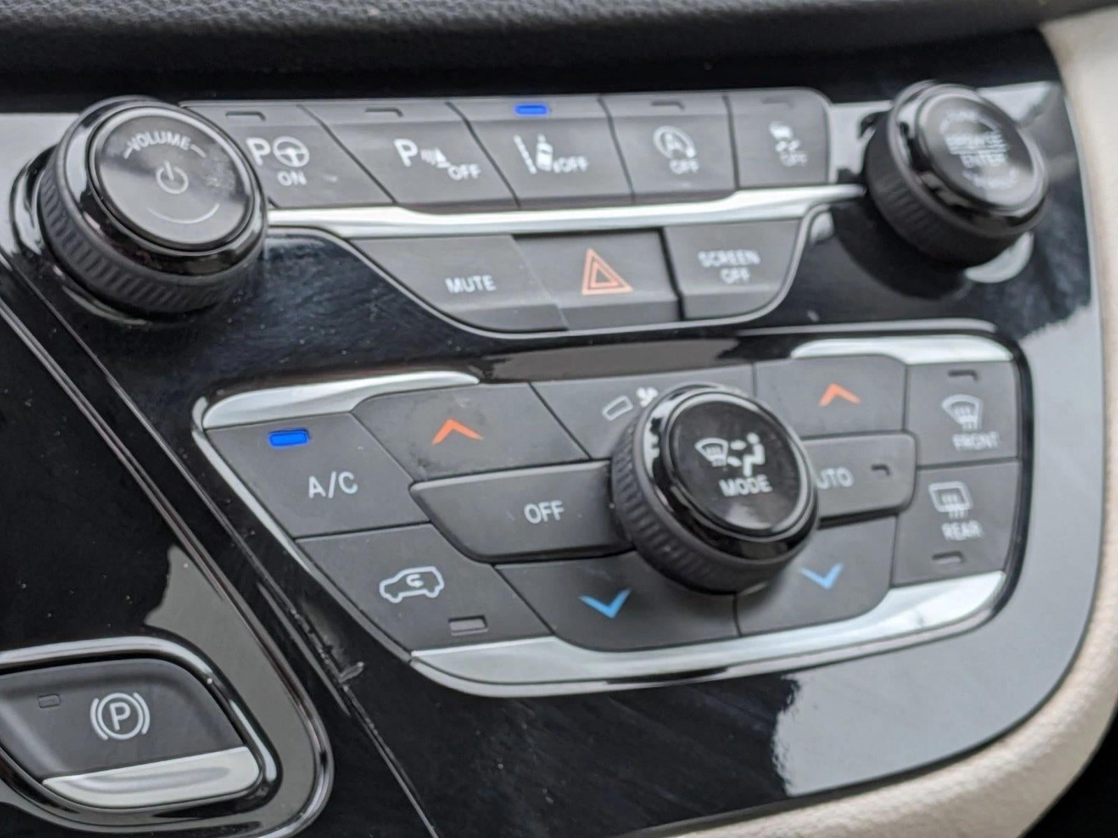 2020 Chrysler Pacifica Touring L FWD