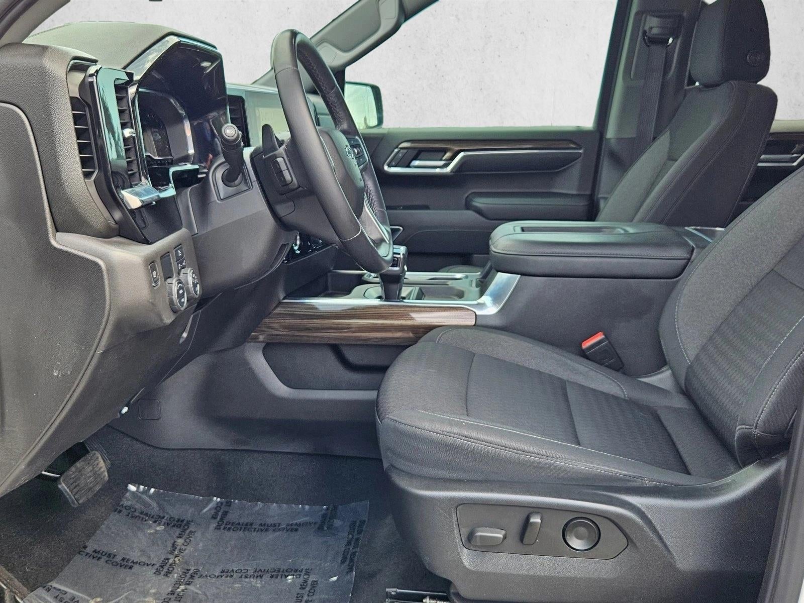 2022 Chevrolet Silverado 1500 Crew Cab Short Box 2-Wheel Drive RST