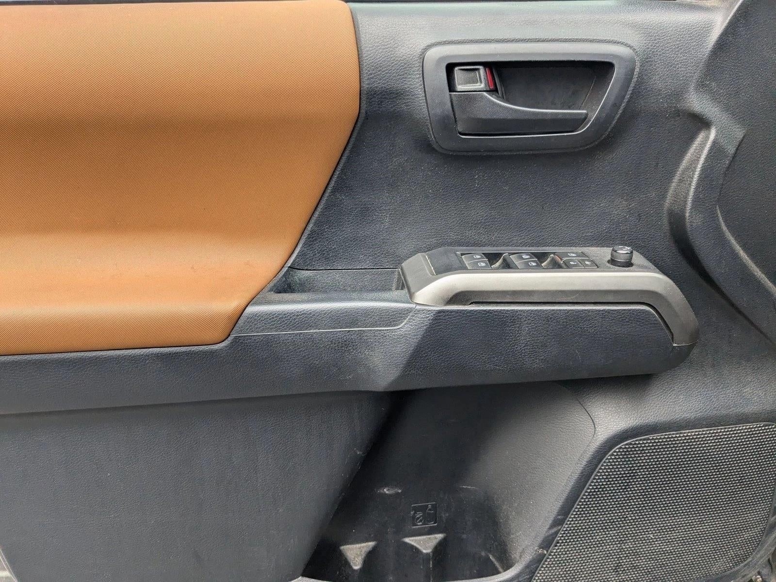 2019 Toyota Tacoma 2WD 2WD SR5 Double Cab 5' Bed V6 AT (GS)