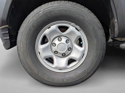 2022 Toyota Tacoma 2WD 2WD SR Double Cab 5' Bed I4 AT (GS)